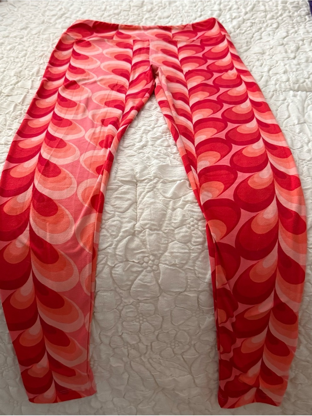 LuLaRoe Valentine’s Hearts Pink & Red Leggings